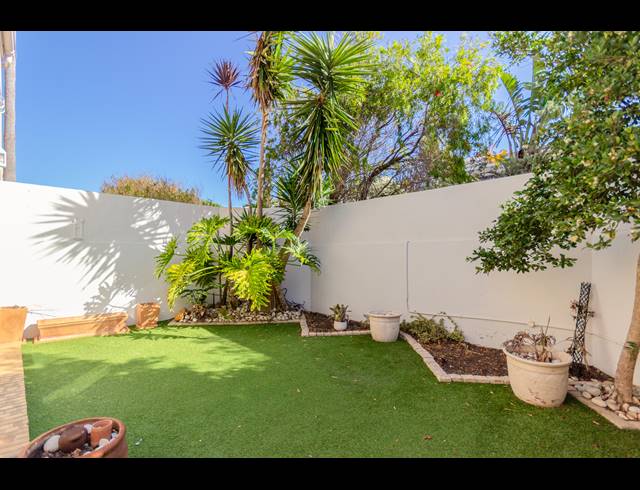 3 BEDROOM APARTMENT FOR SALE IN TABLE VIEW